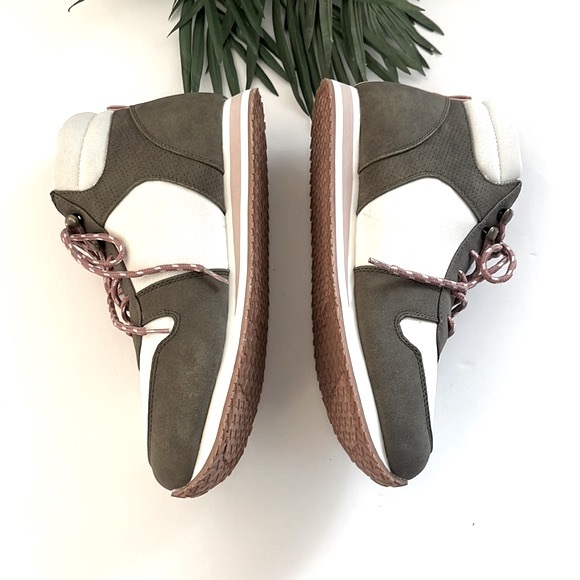 NWOT True Craft high top sneaker size 9 - Picture 4 of 11